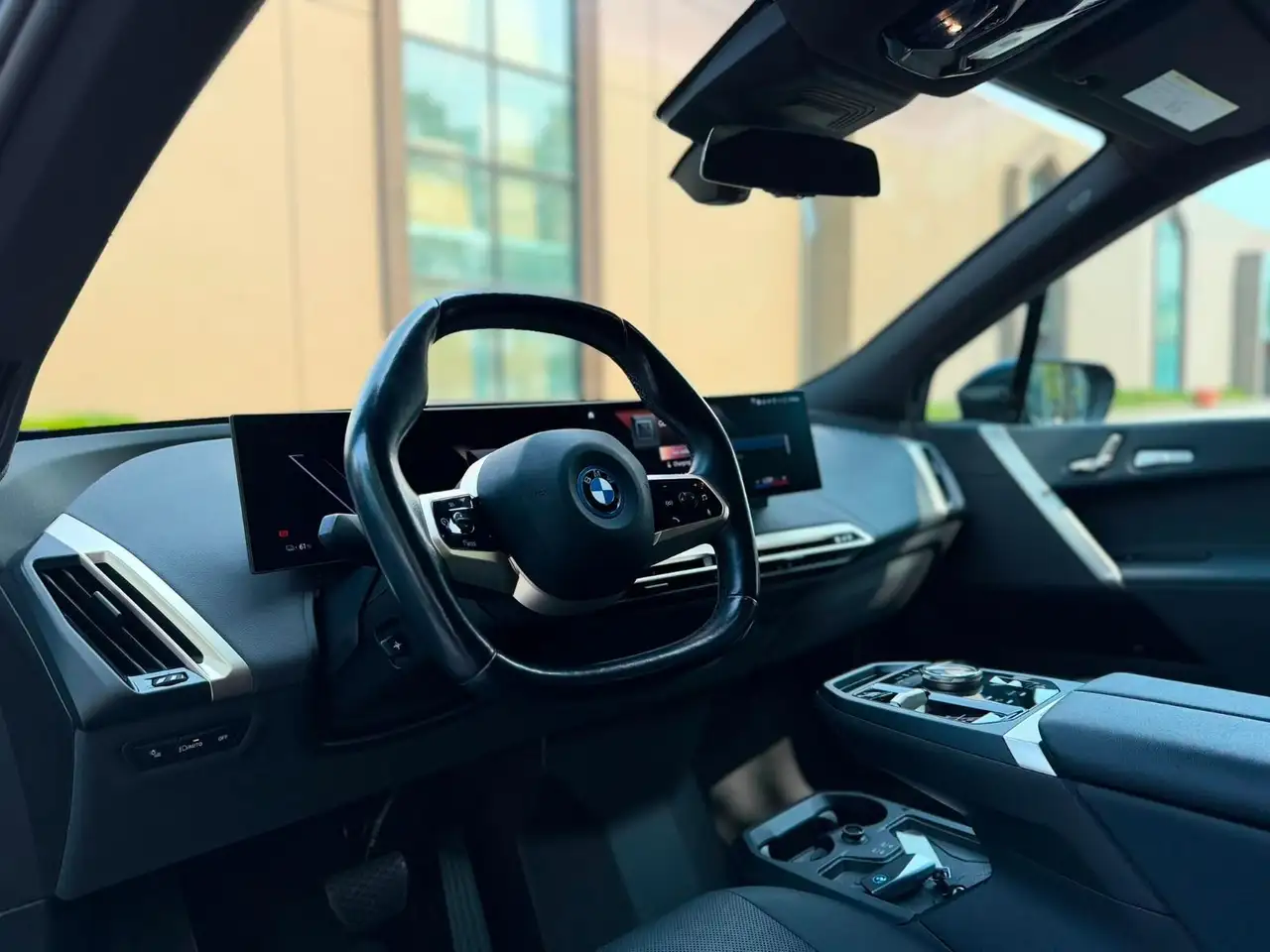 BMW iX - Image 16