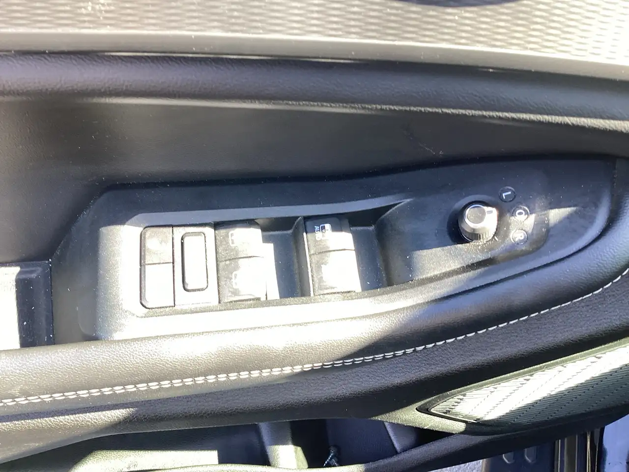 Jeep Grand Cherokee - Image 16