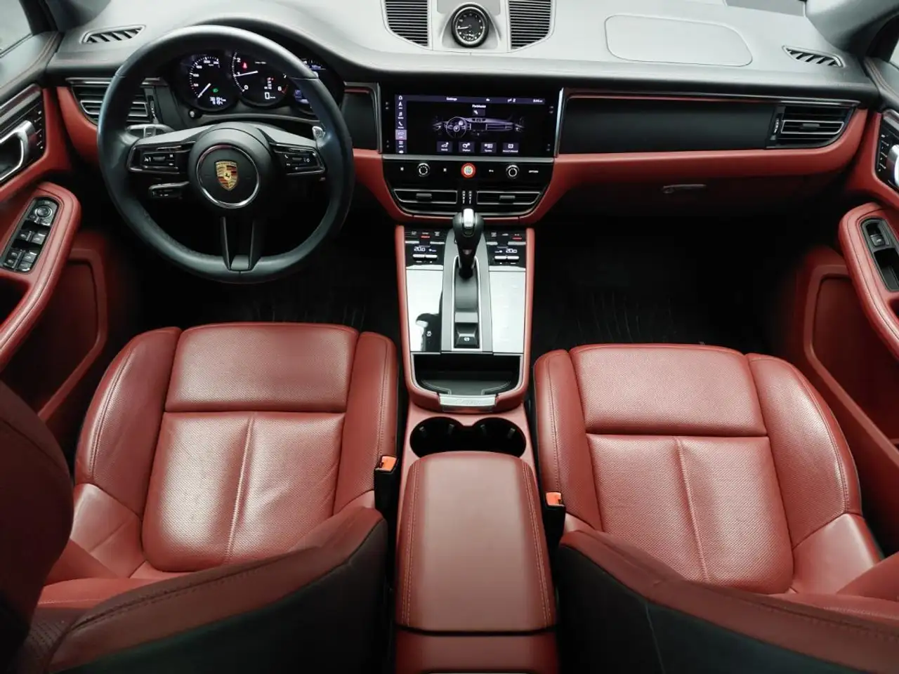 Porsche Macan - Image 18