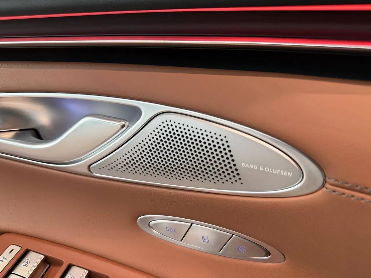 Genesis GV70 - Image 21