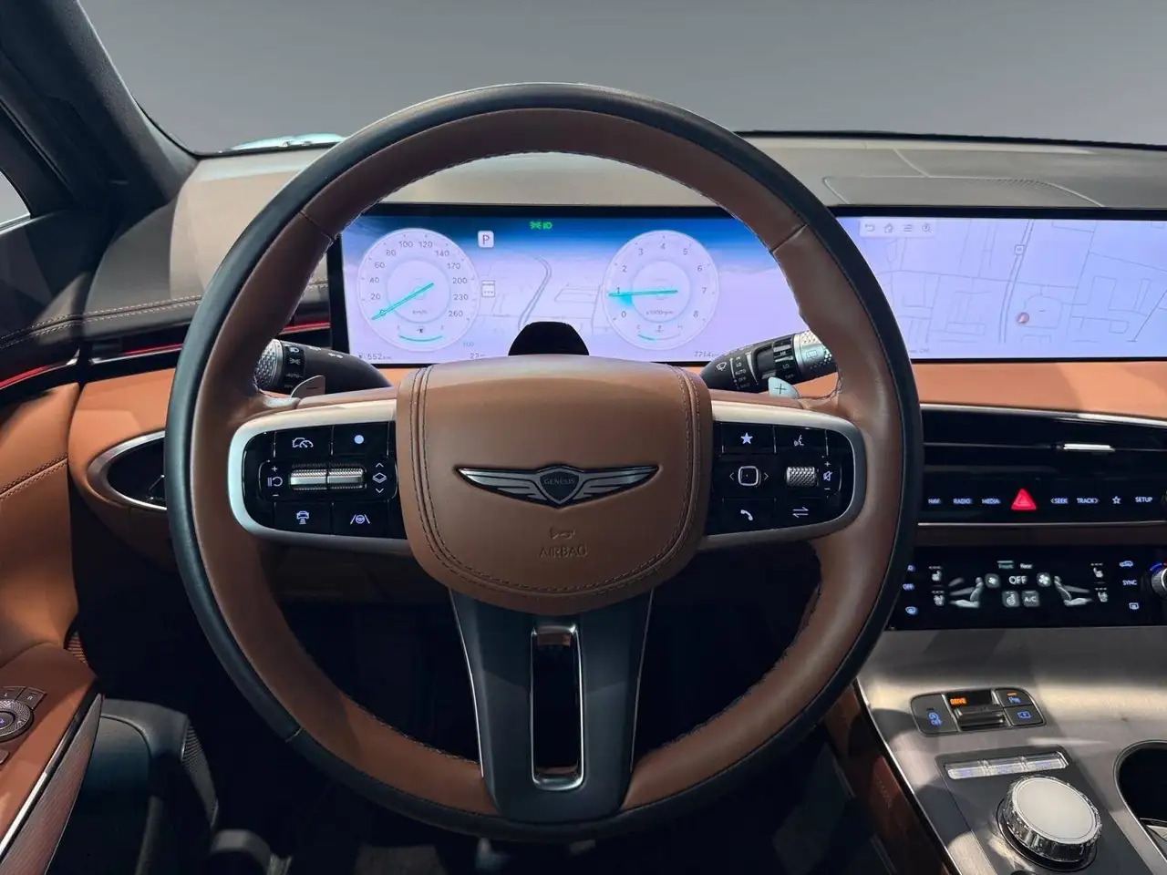 Genesis GV70 - Image 12