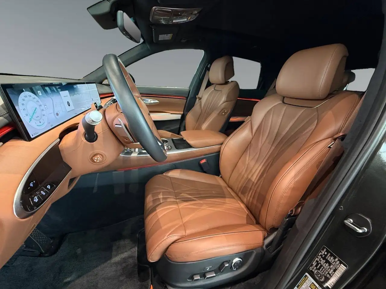 Genesis GV70 - Image 9