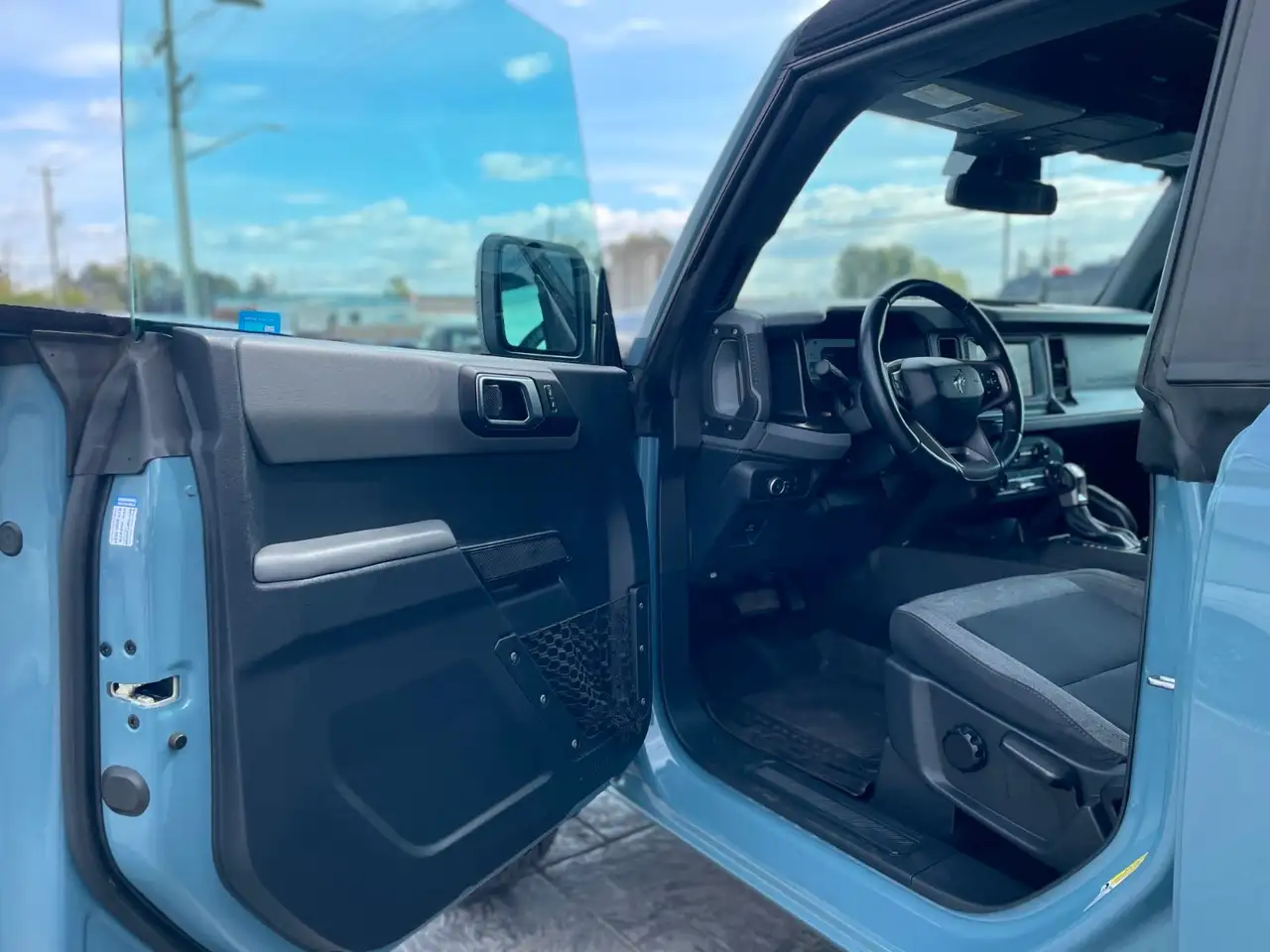 Ford Bronco - Image 9