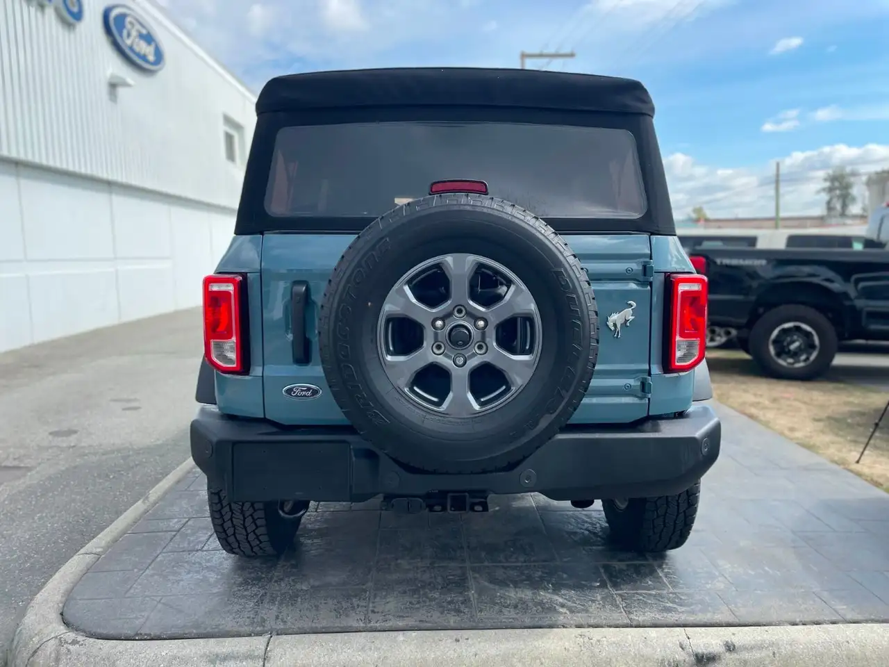 Ford Bronco - Image 4