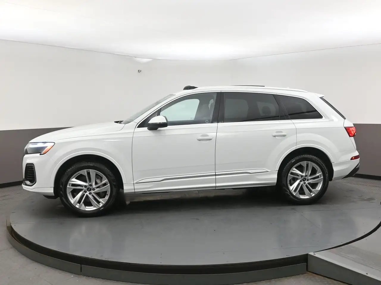 Audi Q7 - Image 37