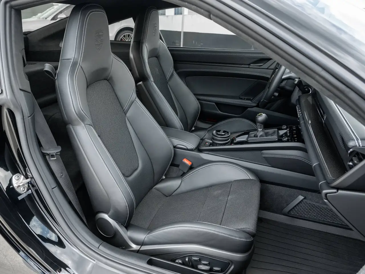Porsche 911 - Image 5