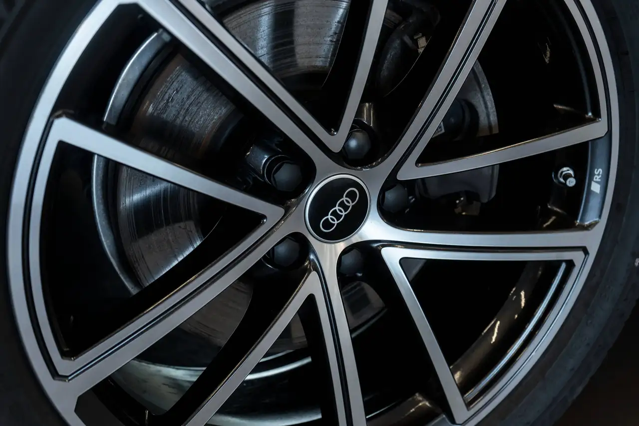 Audi Q5 - Image 8