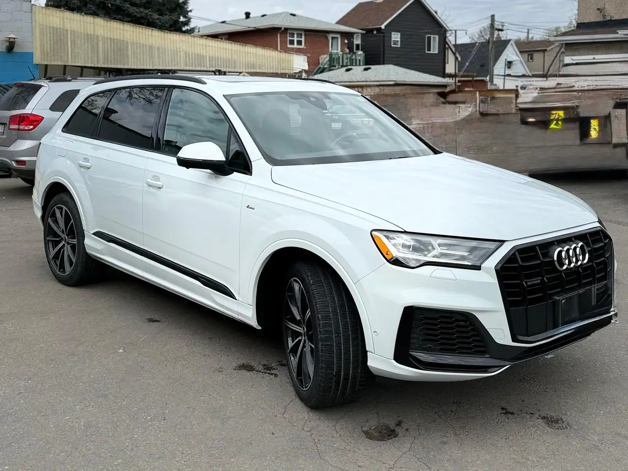 Audi Q7 - Image 9