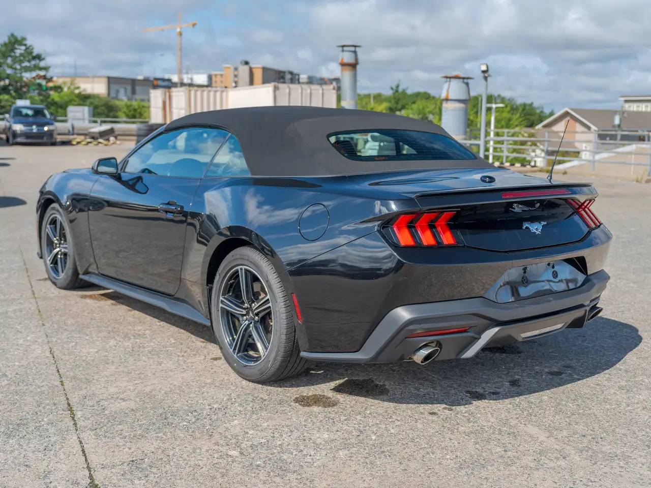 Ford Mustang - Image 4