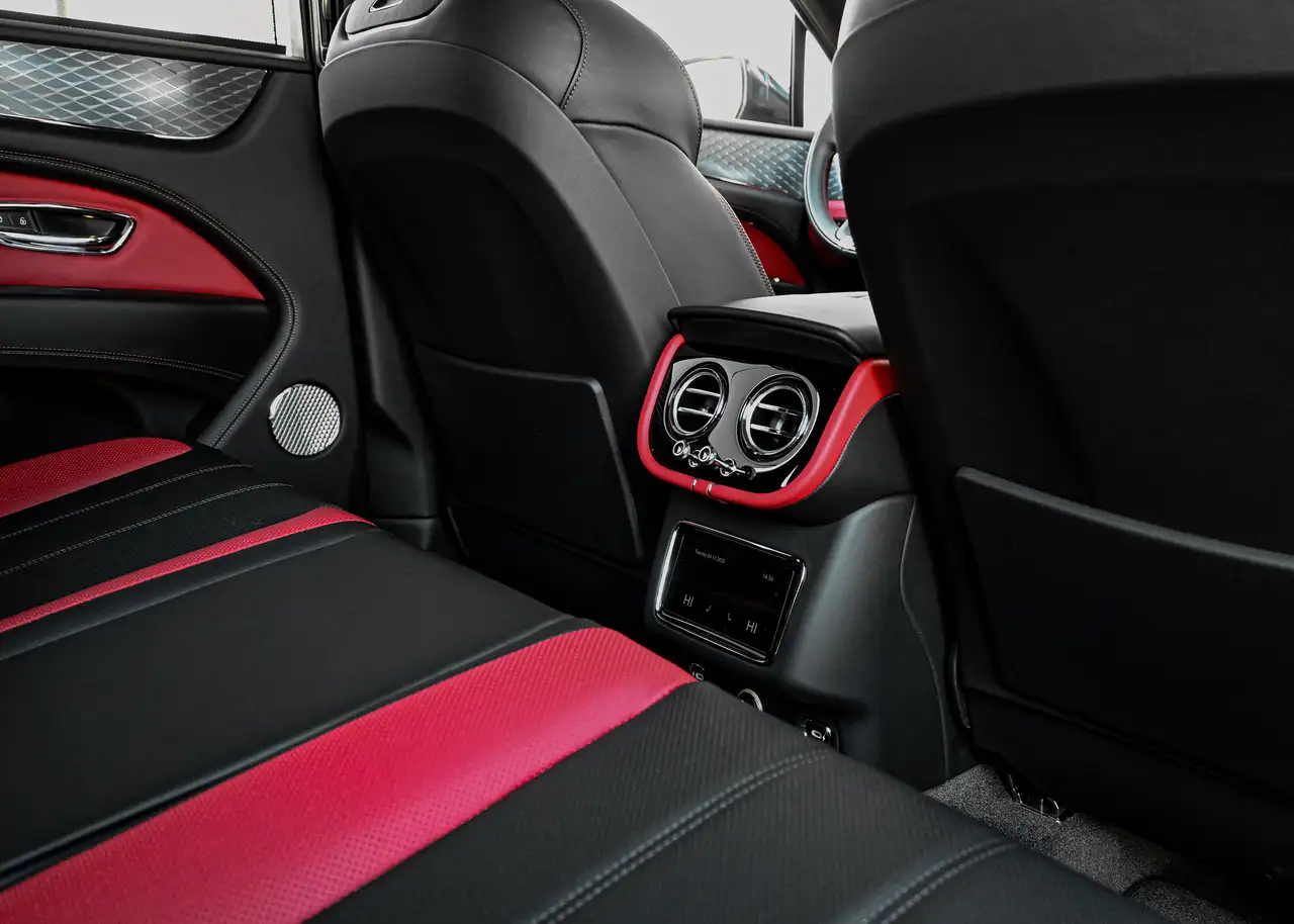 Bentley Bentayga - Image 33