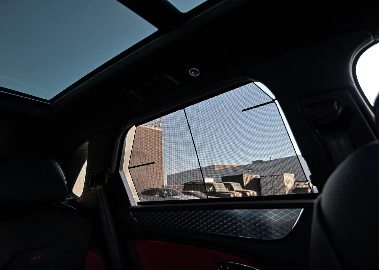 Bentley Bentayga - Image 37