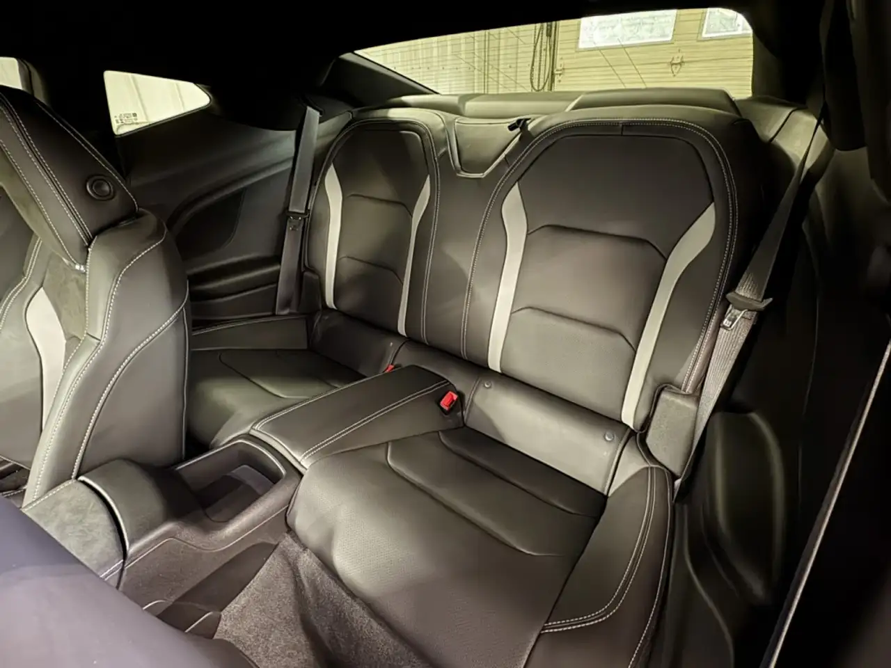 Chevrolet Camaro - Image 18