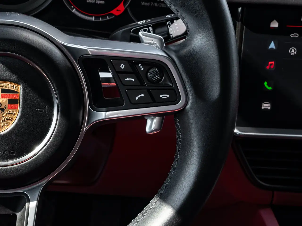 Porsche Cayenne - Image 25