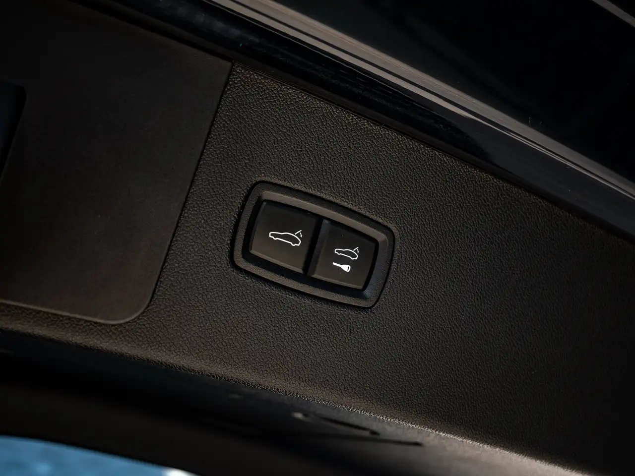 Porsche Cayenne - Image 10