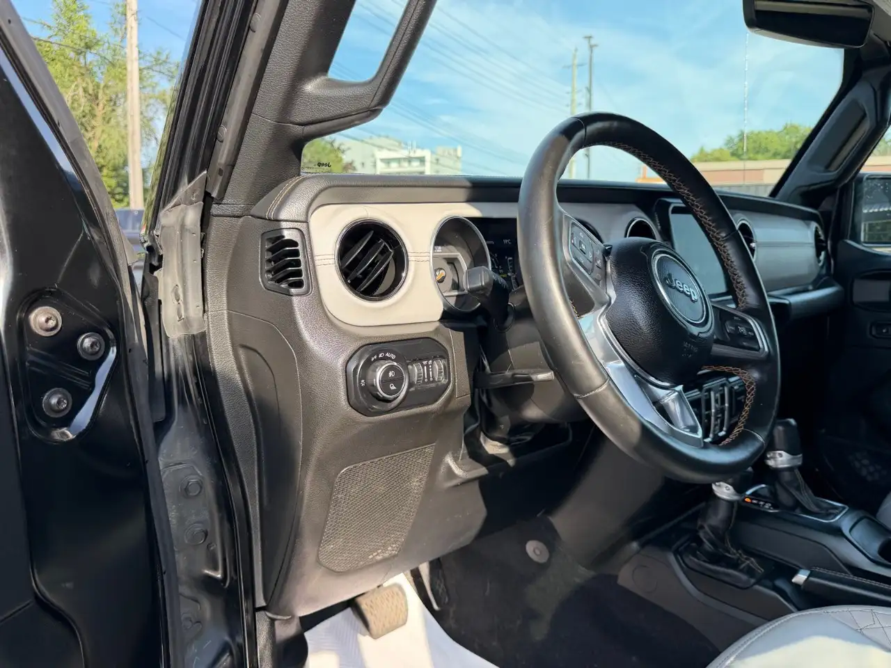 Jeep Gladiator - Image 14