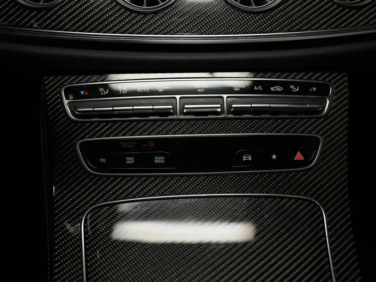Mercedes-Benz E-Class - Image 24