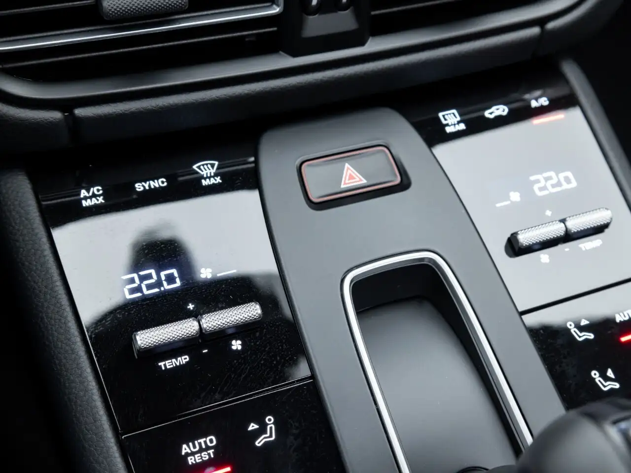 Porsche Macan - Image 25