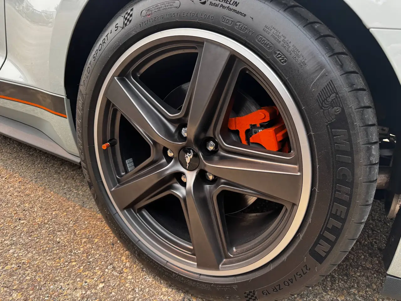 Ford Mustang - Image 15