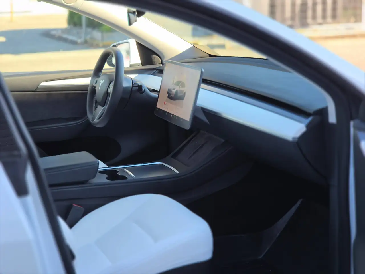 Tesla Model Y - Image 26