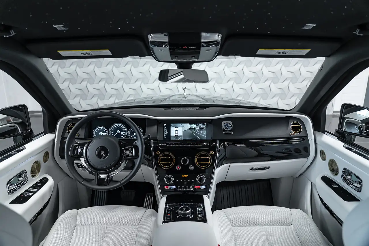 Rolls-Royce Cullinan - Image 6