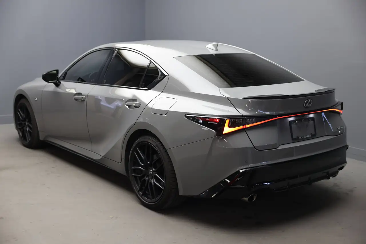 Lexus IS - Image 3