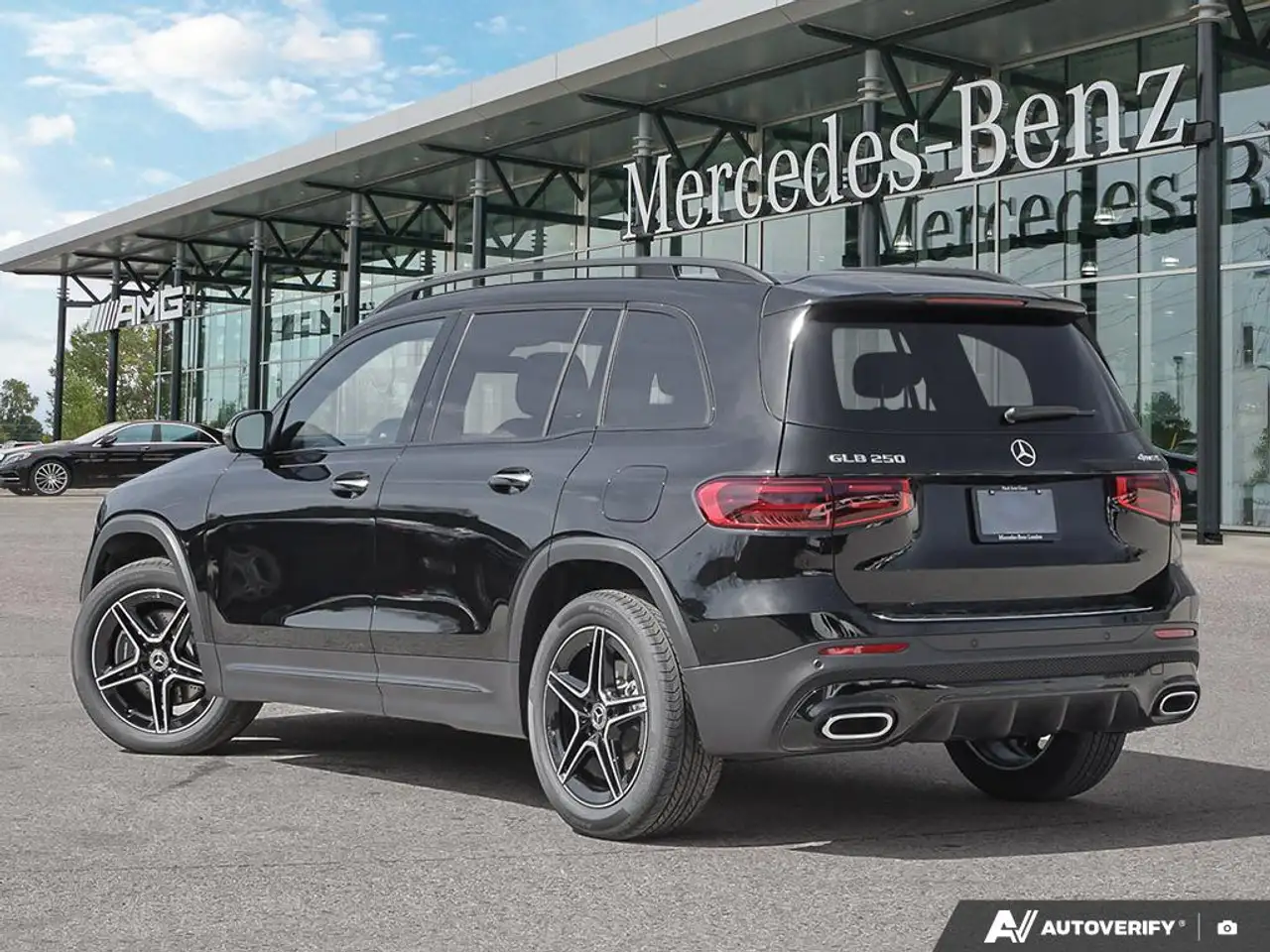 Mercedes-Benz GLB - Image 4