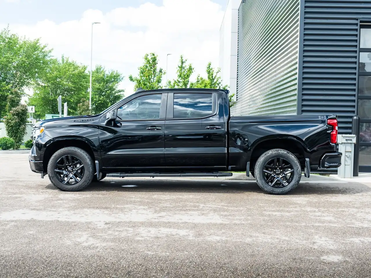 Chevrolet Silverado 1500 - Image 6