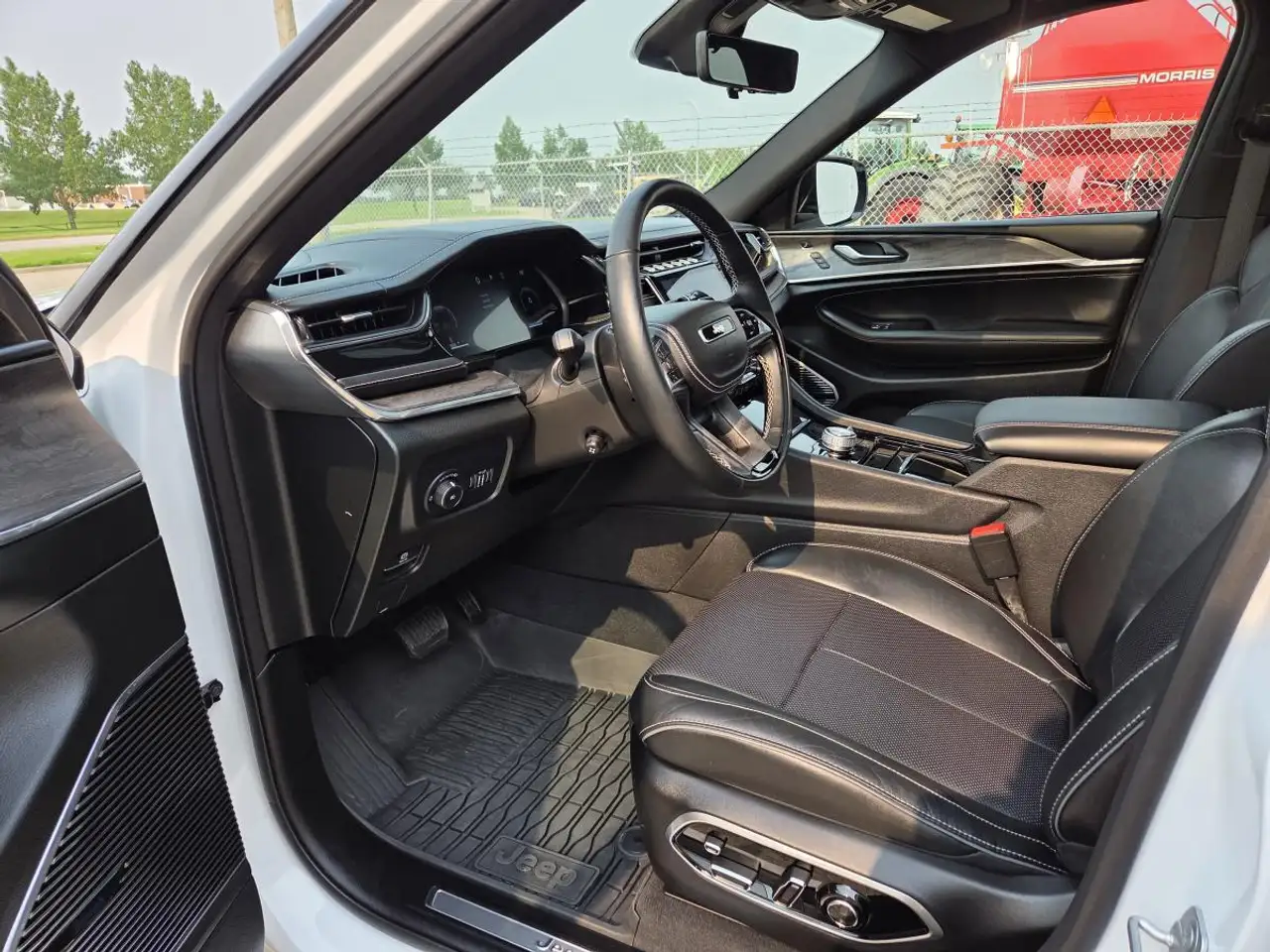 Jeep Grand Cherokee - Image 10