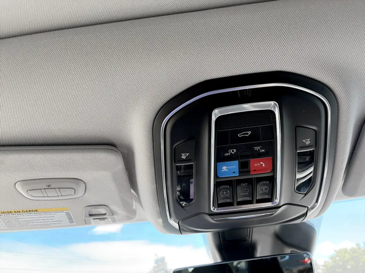 Jeep Grand Cherokee - Image 35