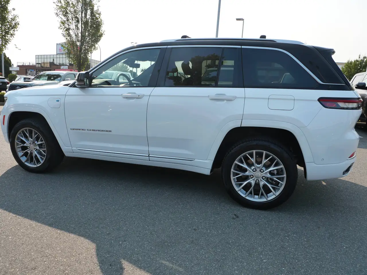 Jeep Grand Cherokee - Image 4