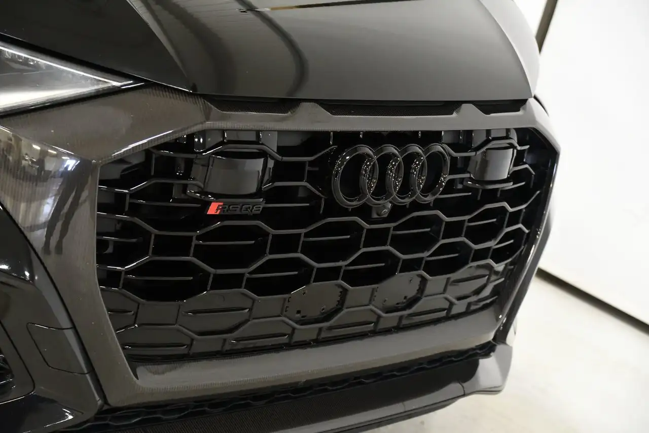 Audi RS Q8 - Image 4