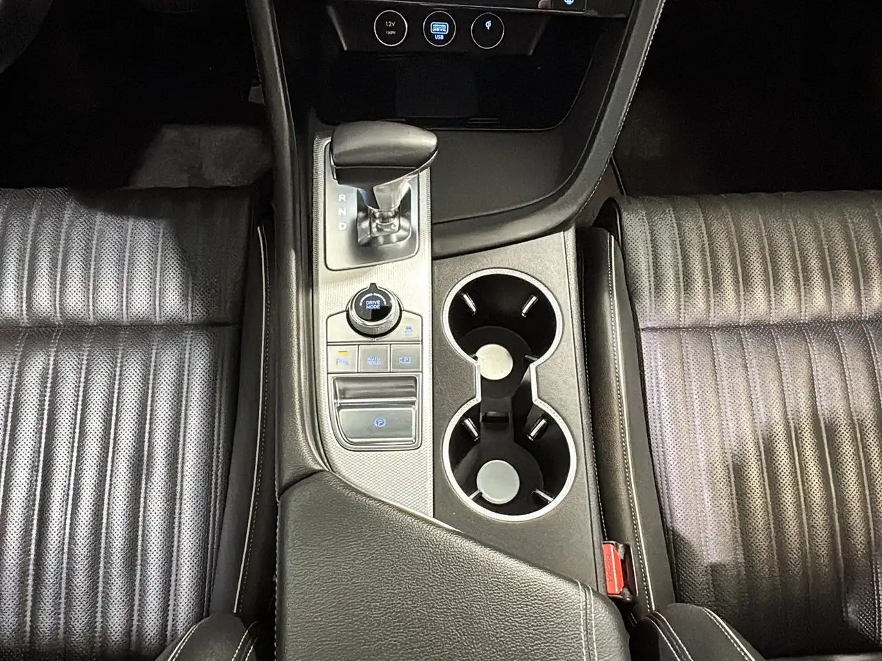 Genesis G70 - Image 27