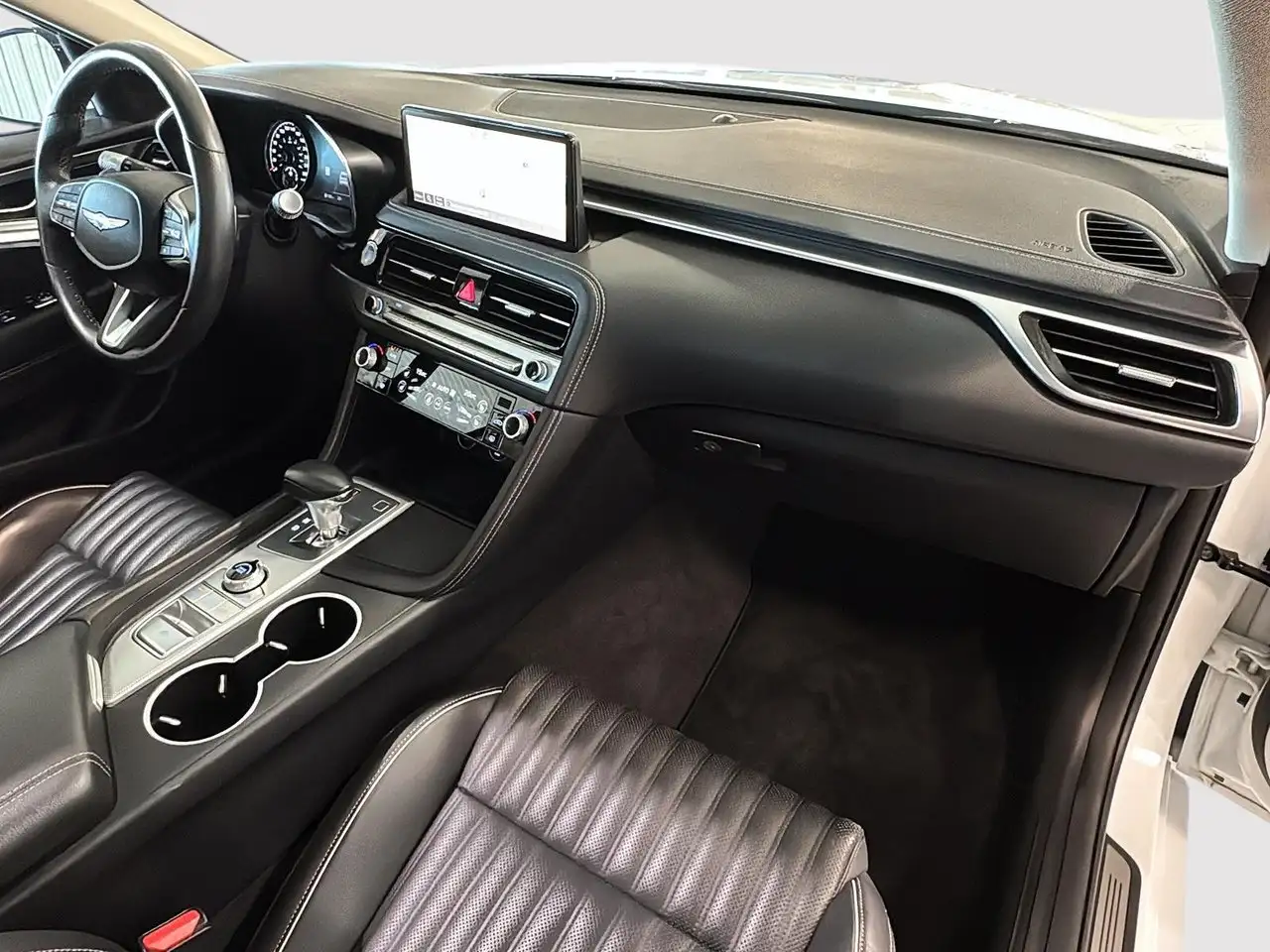 Genesis G70 - Image 19