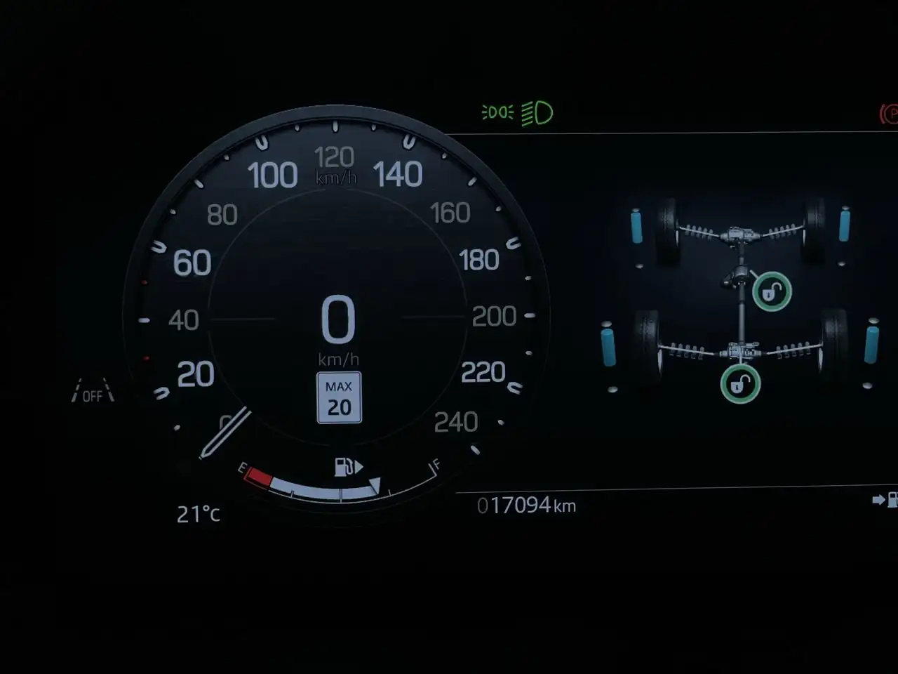 Land Rover Defender - Image 23