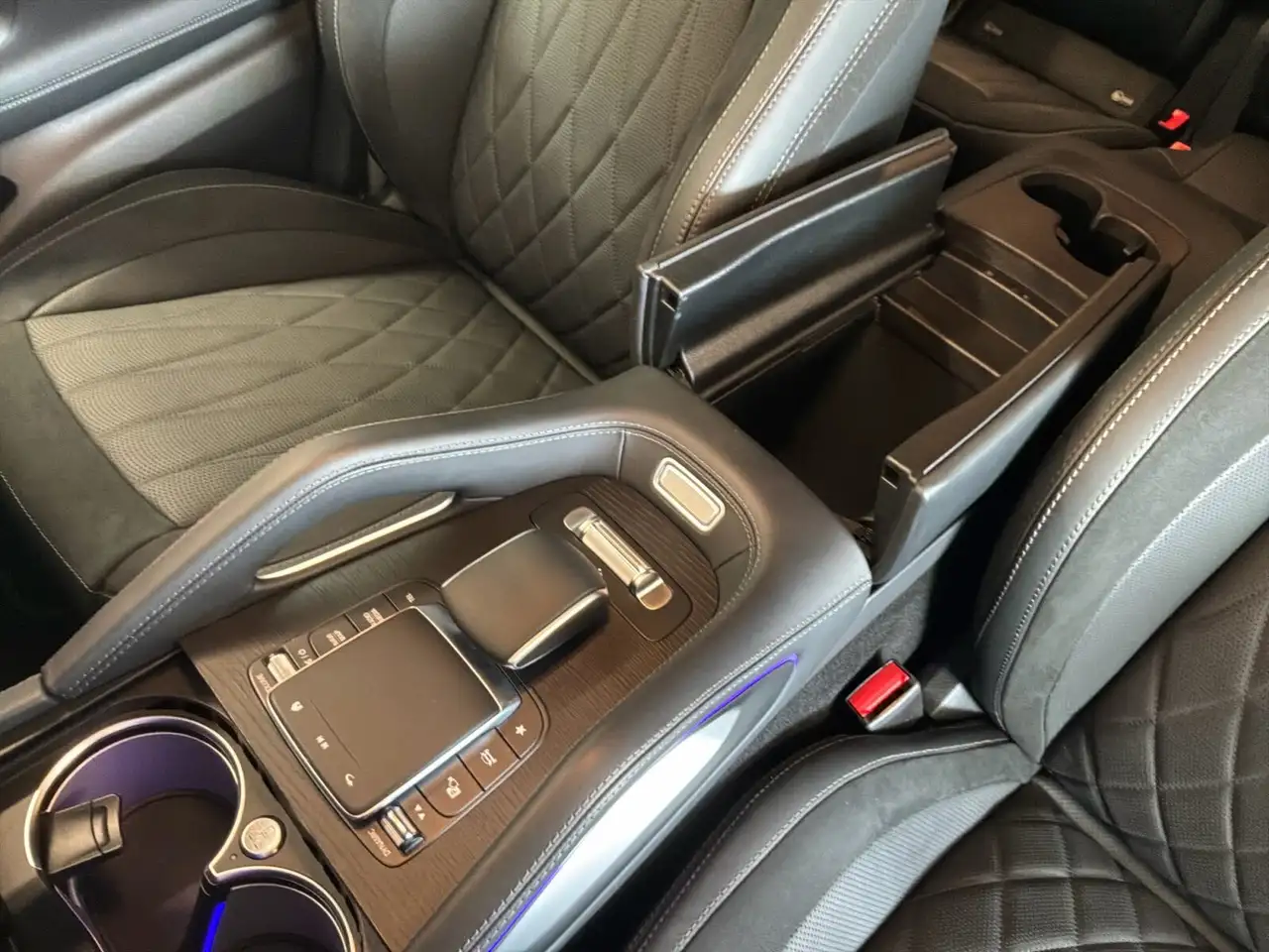Mercedes-Benz GLS - Image 15