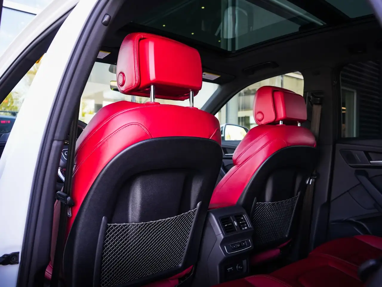 Audi SQ5 - Image 22
