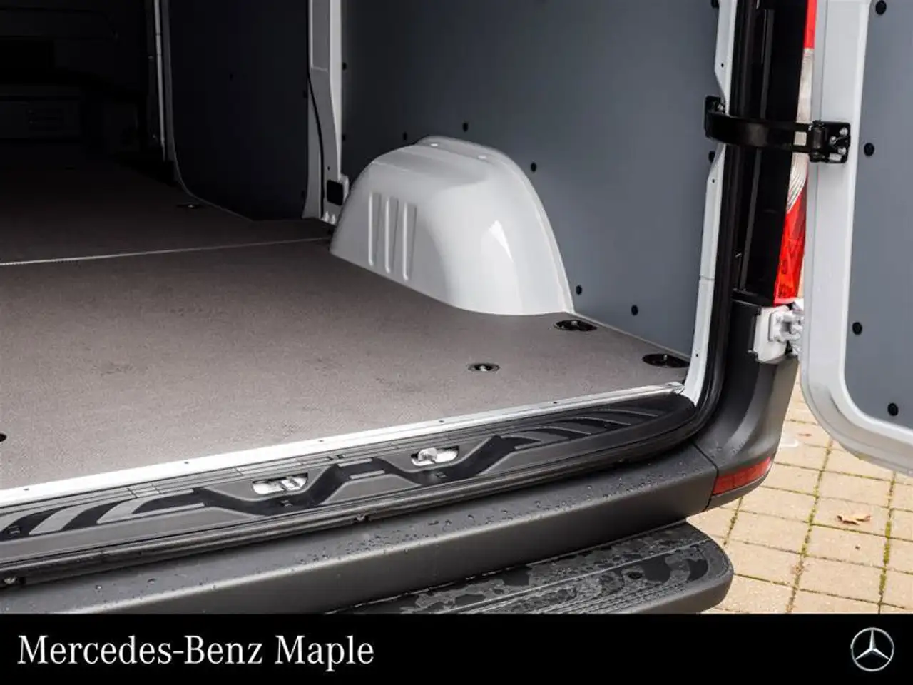 Mercedes-Benz Sprinter - Image 12