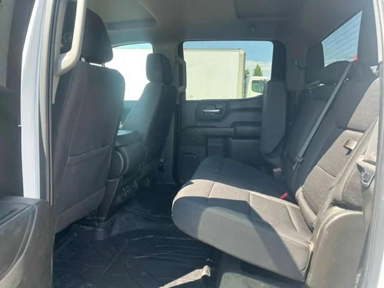 Chevrolet Silverado 1500 - Image 21