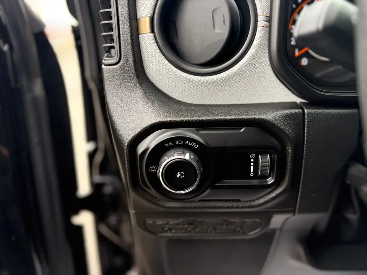 Jeep Wrangler - Image 16