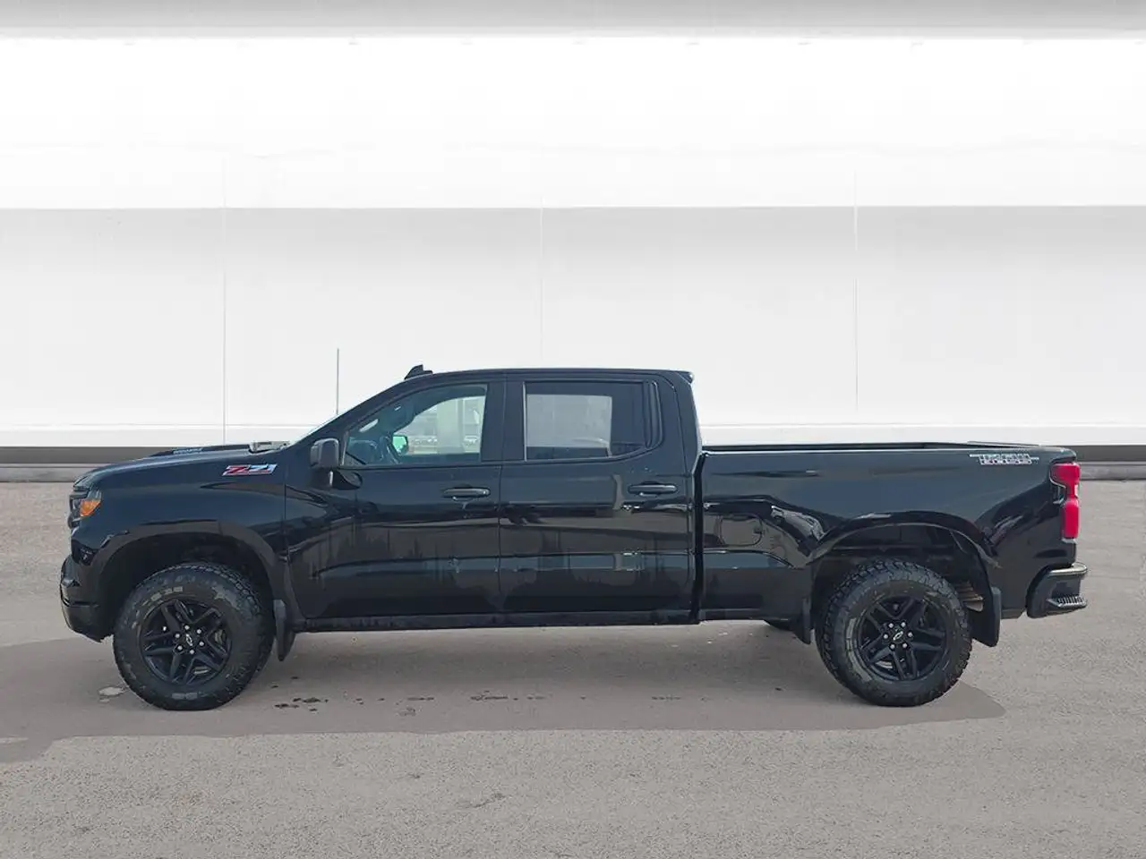 Chevrolet Silverado 1500 - Image 2