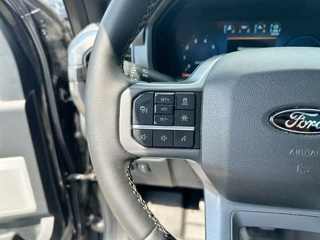 Ford F-150 - Image 20