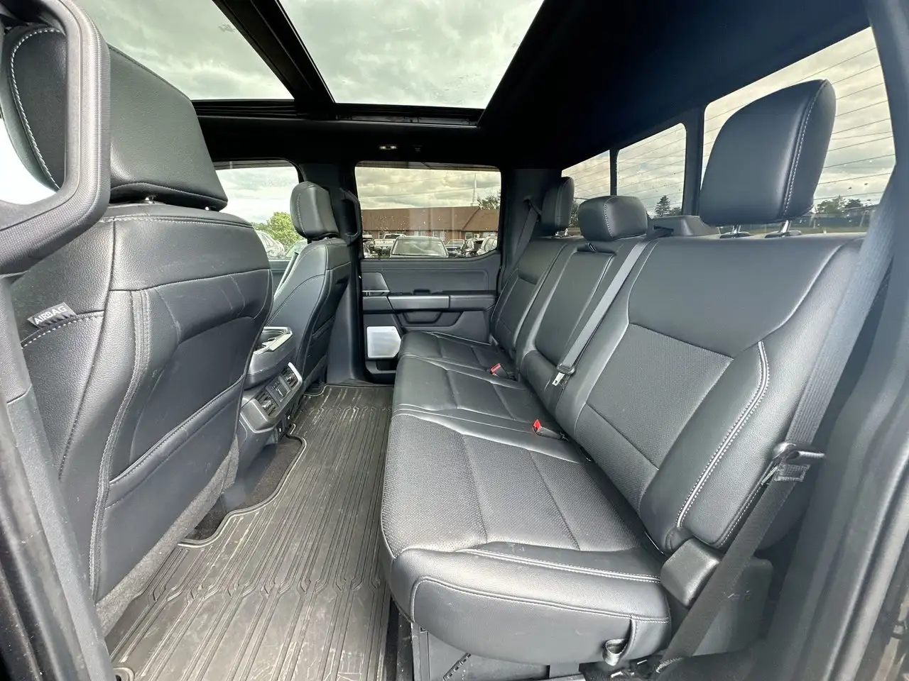 Ford F-150 - Image 32