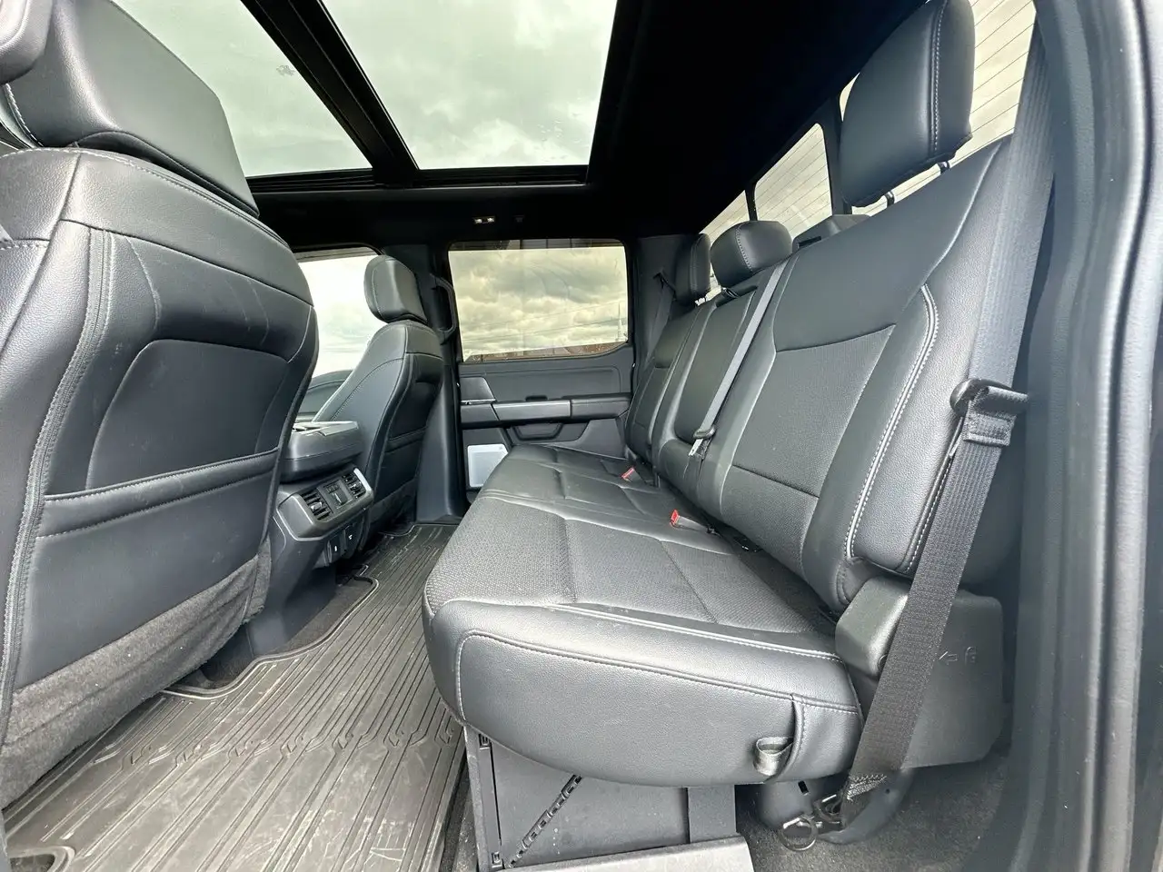 Ford F-150 - Image 34
