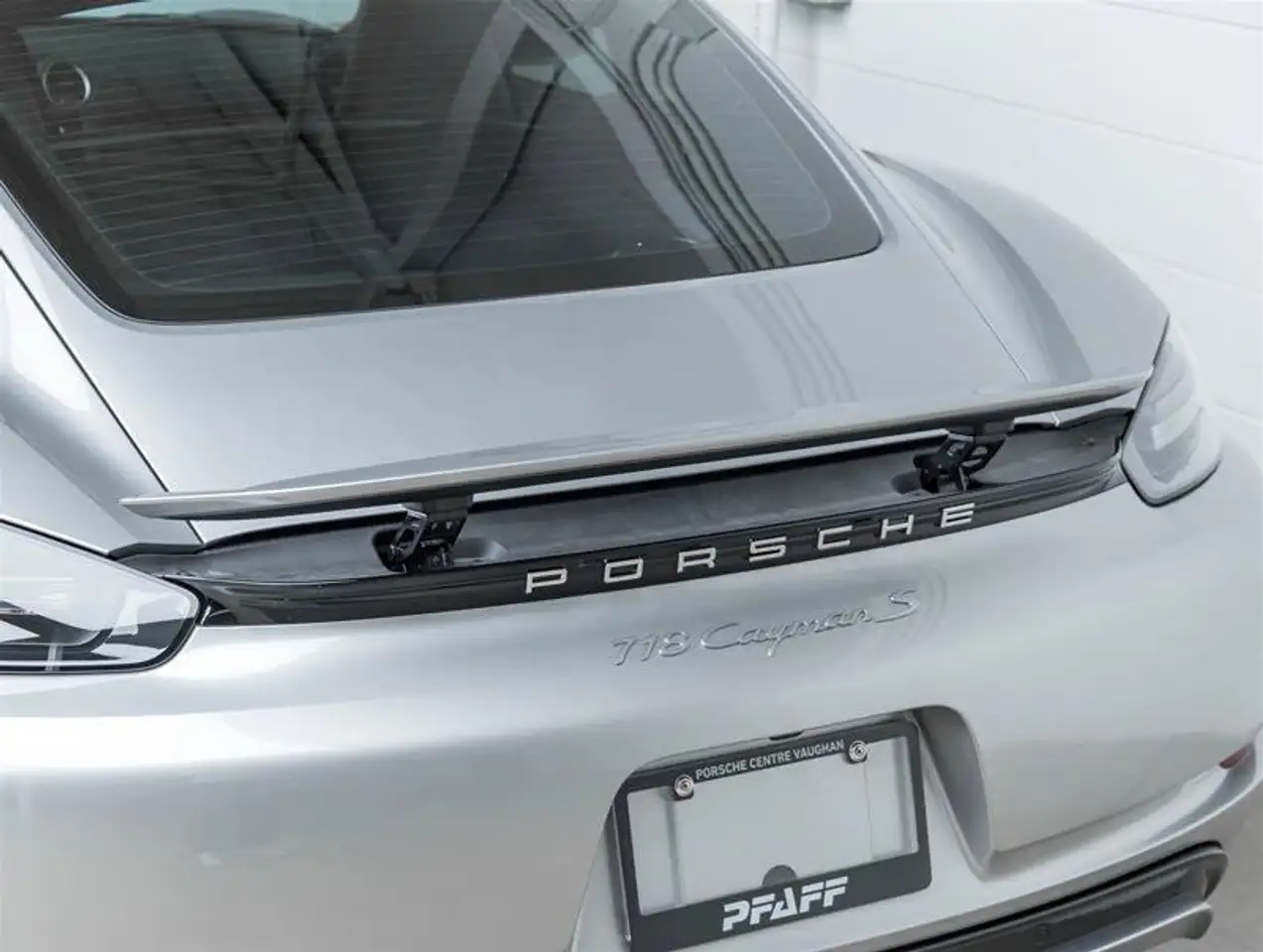 Porsche 718 Cayman - Image 21