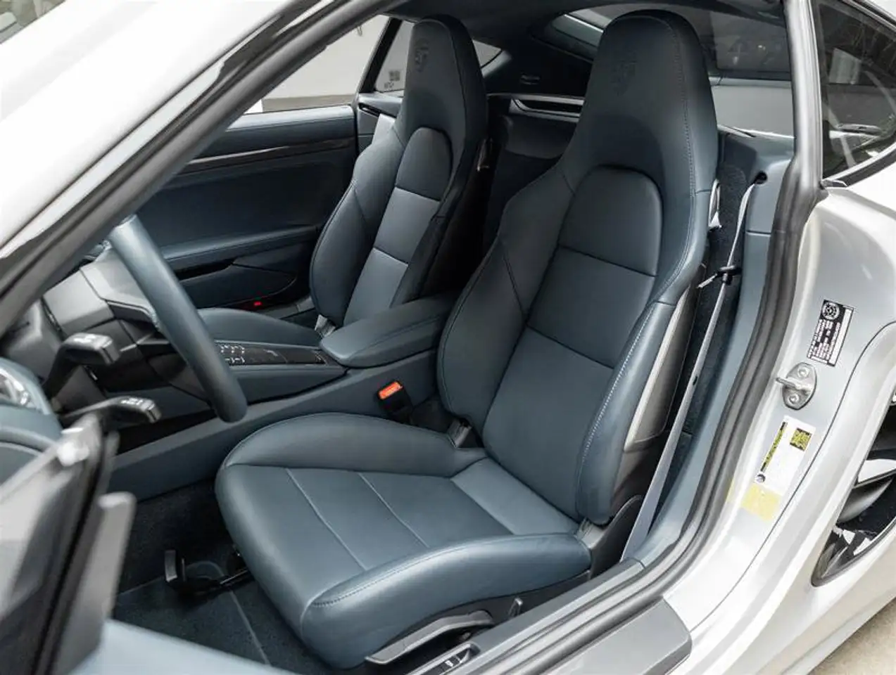 Porsche 718 Cayman - Image 27