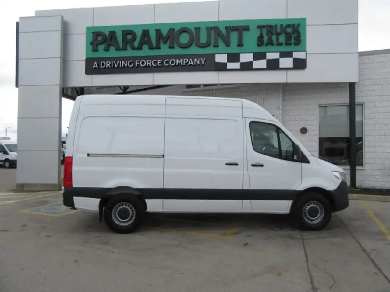Mercedes-Benz Sprinter - Image 4