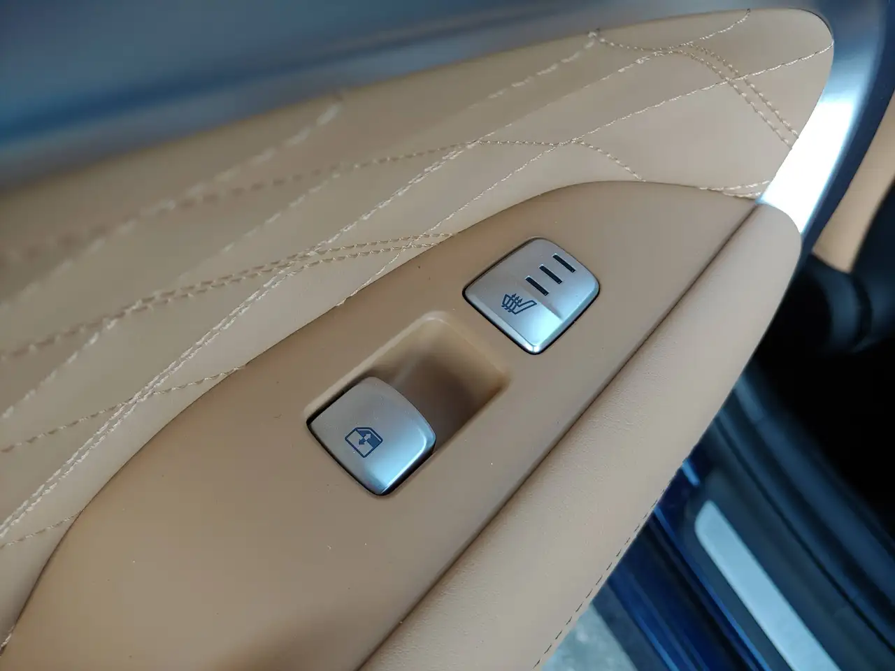 Genesis G70 - Image 14