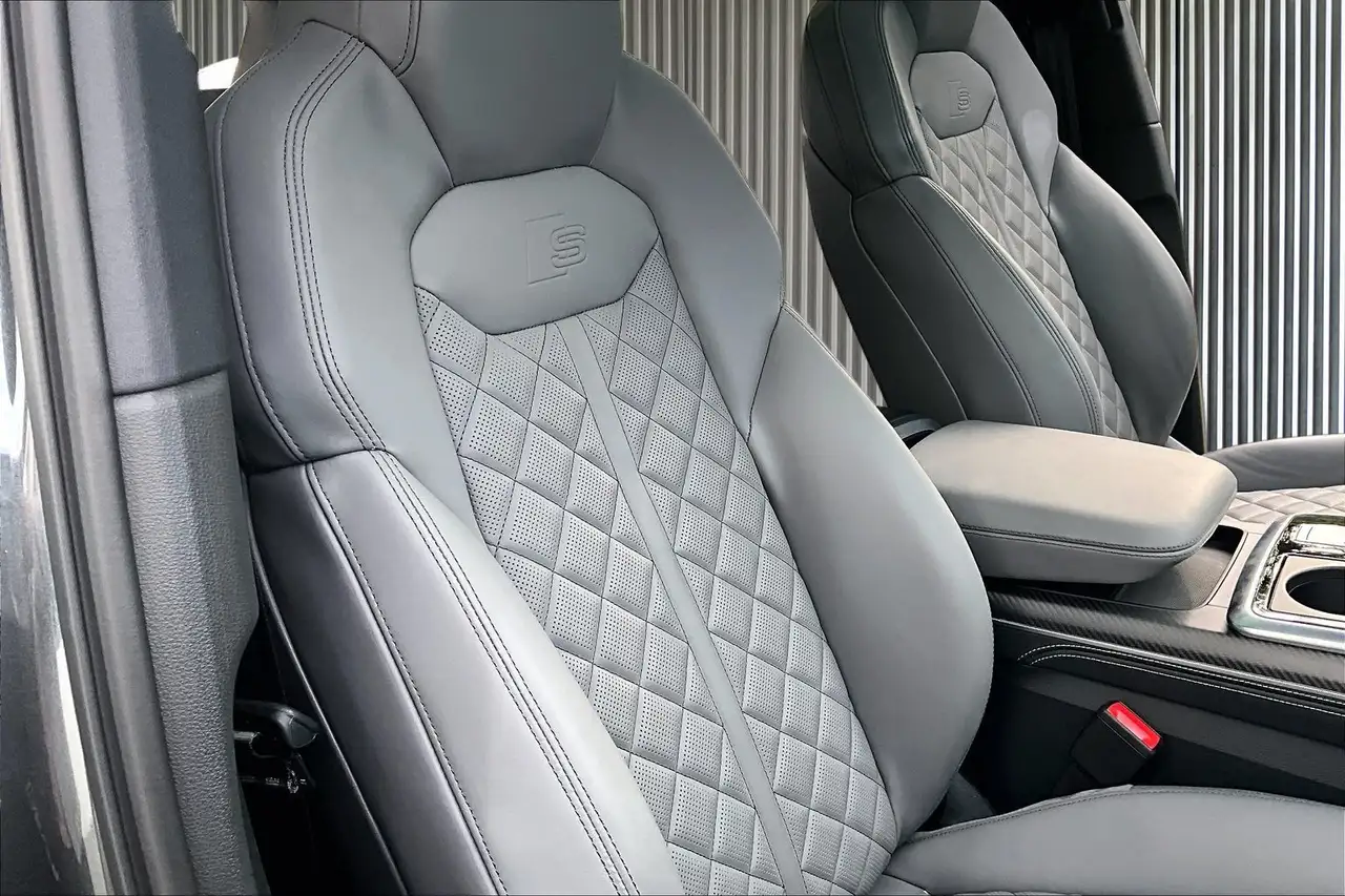Audi SQ7 - Image 30