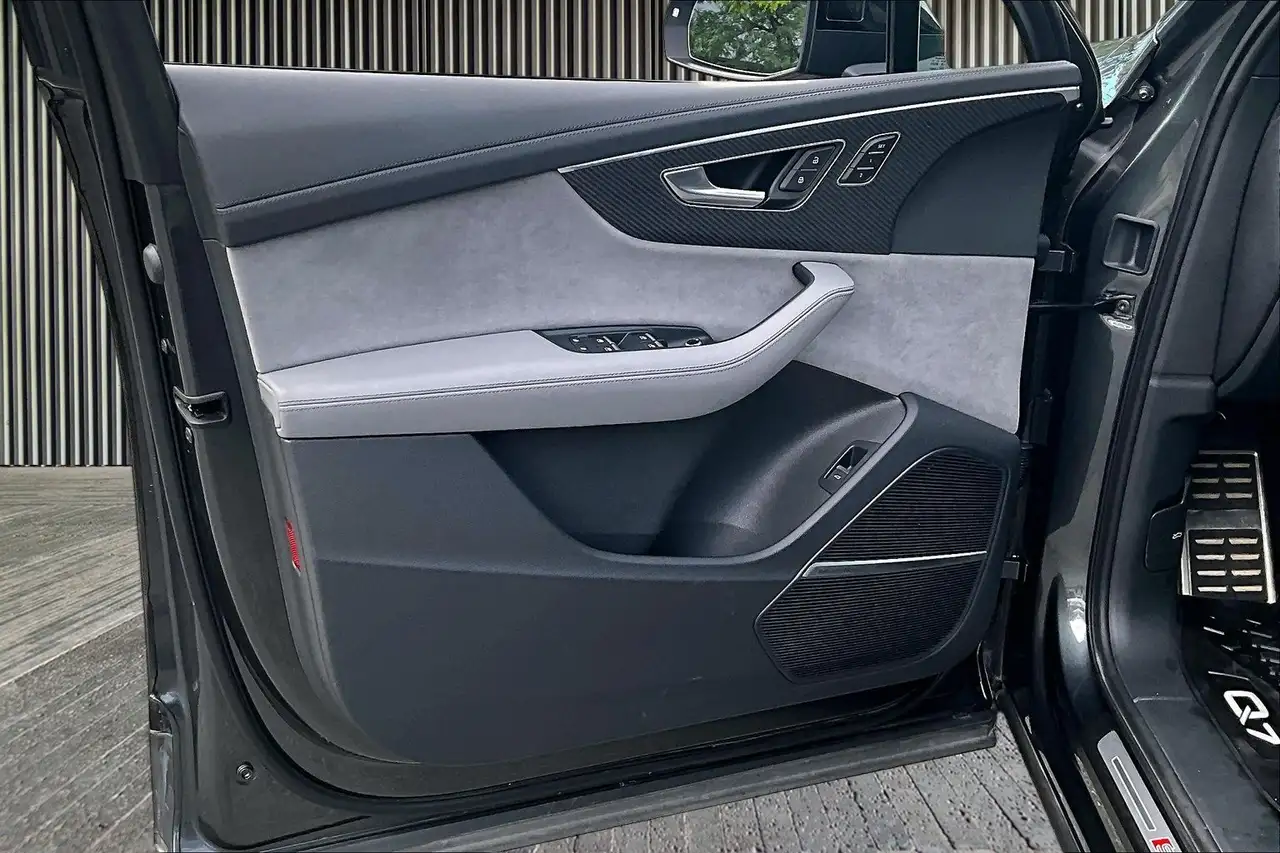 Audi SQ7 - Image 20