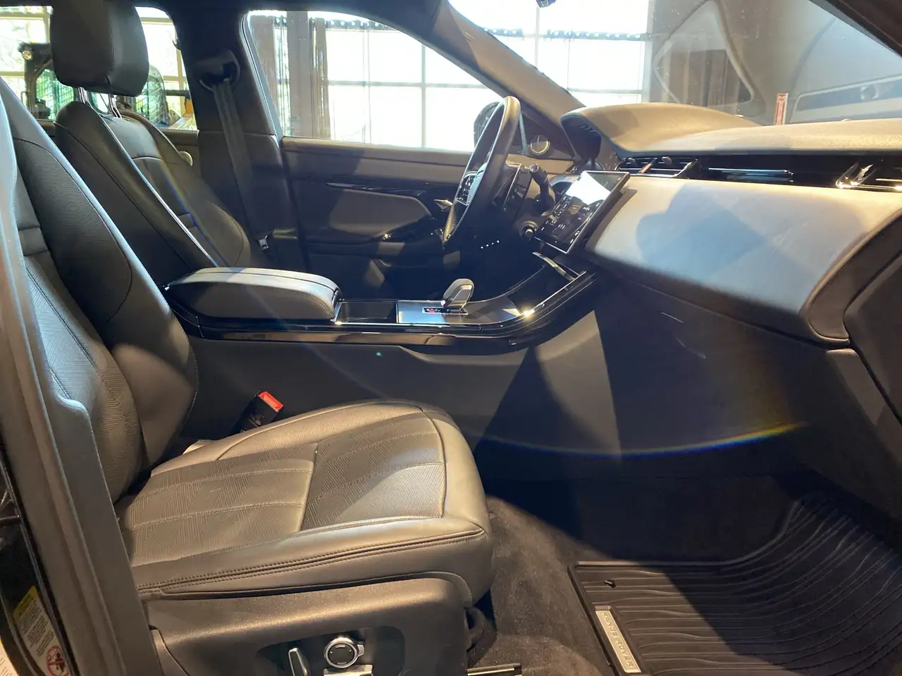 Land Rover Range Rover Evoque - Image 21